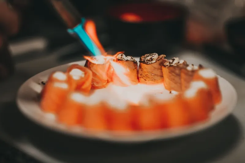 Hot, Cold, and Everything Between: The Temperature Truth Behind Great Sushi